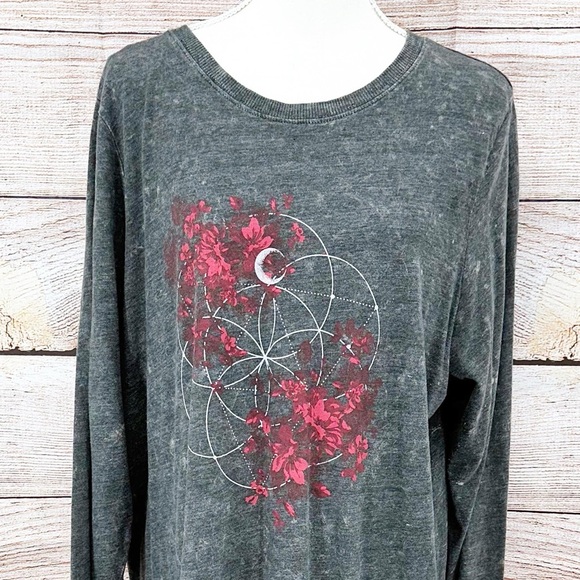 Torrid Charcoal Classic Fit Top - Picture 14 of 14